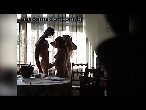 ❤️ Seksvriendinnen nodigen een reusachtige man uit en een triootje met hem ️❌ Fucking at nl.zoomporno.ru ❤