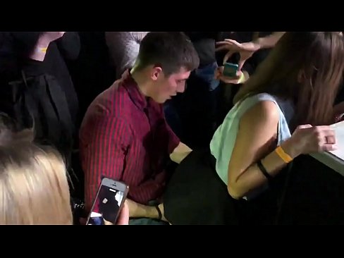 ❤️ Echte seks in een Russische nachtclub. 18-jarig Russisch meisje in de anus en vagina geneukt in een nachtclub ️❌ Fucking at nl.zoomporno.ru ❤